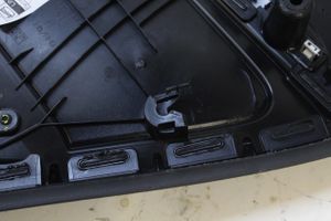 Audi Q3 8U Apmušimas slankiojančių durų (obšifke) 