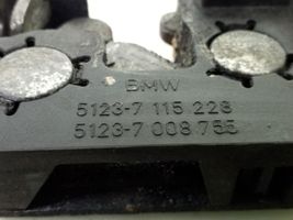 BMW 6 E63 E64 Spyna variklio dangčio 7115228