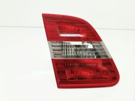 Mercedes-Benz B W245 Luces portón trasero/de freno A1698201564