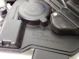 Mazda 5 Priekinė durų spyna B83B85L1