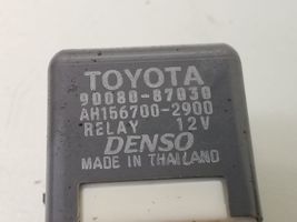 Toyota Avensis T250 Saugiklių blokas 8386P1