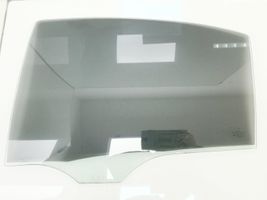 Peugeot 607 Fenêtre latérale avant / vitre triangulaire 