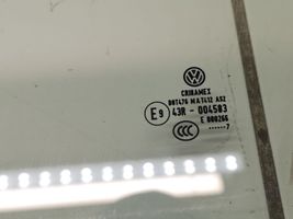 Volkswagen Jetta V Vetro del finestrino della portiera anteriore - quattro porte 