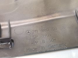 Mercedes-Benz E W211 Apdaila variklio dangčio spynos 2118800036