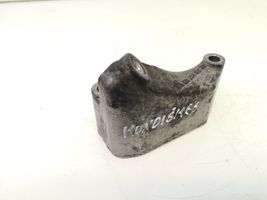 Mercedes-Benz E W211 Staffa di montaggio del compressore dell’A/C A6112340239