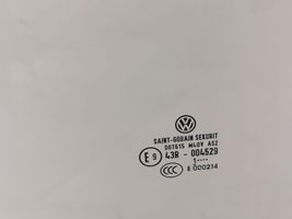 Volkswagen Jetta VI Front door window glass four-door 