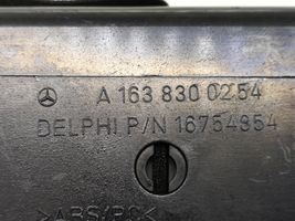 Mercedes-Benz ML W163 Copertura griglia di ventilazione laterale cruscotto A1638300254