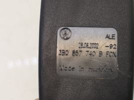 Volkswagen PASSAT B5.5 Fibbia della cintura di sicurezza posteriore 3B0857740B