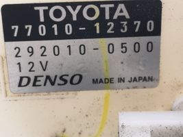Toyota Auris 150 Pompa paliwa w zbiorniku 7701012370