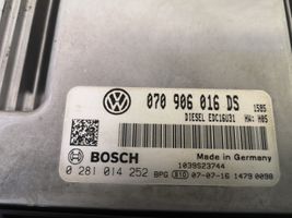 Volkswagen Transporter - Caravelle T5 Sterownik / Moduł ECU 070906016DS