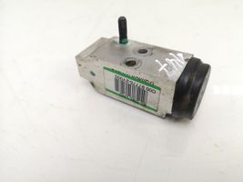 Hyundai ix35 Air conditioning (A/C) expansion valve 977752Y000