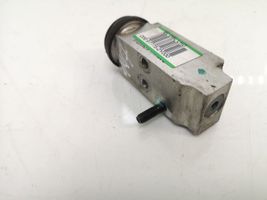 Hyundai ix35 Air conditioning (A/C) expansion valve 977752Y000