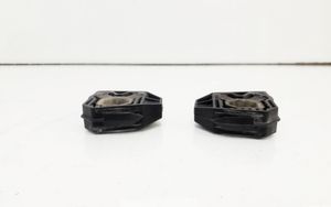 Audi A3 S3 A3 Sportback 8P Staffa di montaggio del radiatore 1Z0121367B