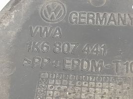 Volkswagen Golf V Zaślepka haka holowniczego zderzaka tylnego 1K6807441