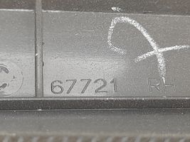 Toyota Avensis T250 Rivestimento della portiera posteriore 67721