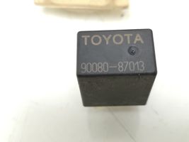 Toyota Avensis T250 Modulo fusibile 8264105030A
