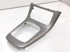 Toyota Avensis T250 Rivestimento in plastica cornice della leva del cambio 92141