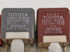 Toyota Avensis T250 Rėlių montavimo blokas 9098702016