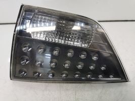 Mitsubishi Outlander Lampy tylnej klapy bagażnika 1146356R