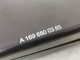 Mercedes-Benz A W169 Kojelaudan sivupäätyverhoilu A1696800365