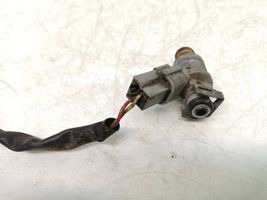 Mitsubishi Colt Injecteur de carburant MR988977