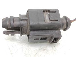 Volkswagen PASSAT B6 Sensor de temperatura interna/externa 8Zq820535