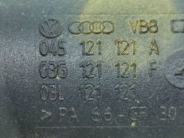 Volkswagen PASSAT B6 Variklio aušinimo vamzdelis (-ai)/ žarna (-os) 045121121A