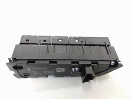 Mercedes-Benz EQC Muut kytkimet/nupit/vaihtimet A2939054500