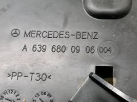 Mercedes-Benz Vito Viano W639 Panel de instrumentos A6396820098