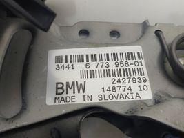 BMW 5 E60 E61 Käsijarru seisontajarrun vipukokoonpano 6773958