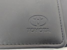 Toyota Auris E180 Lietotāja rokasgrāmata 