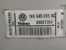 Volkswagen Golf V Aizmugurējais lukturis virsbūvē 1K6945095AC