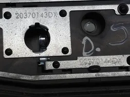Fiat Doblo Takavalon polttimon suojan pidike 20370751