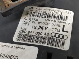 Audi A4 S4 B7 8E 8H Lampa przednia 8E0941029AS
