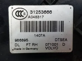 Volvo XC70 Front door lock 31253666