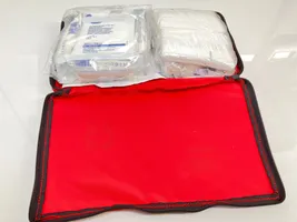 Audi A6 Allroad C6 Trousse de premiers secours 8E0860281