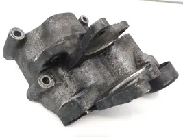 Hyundai Santa Fe Soporte del alternador 