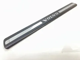 Volvo XC70 Takaoven kynnyksen suojalista 8659960