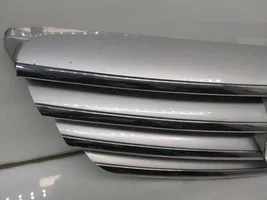Mercedes-Benz B W245 Rejilla superior del radiador del parachoques delantero A1698800783