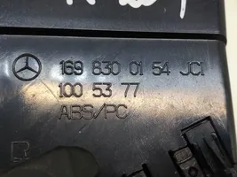 Mercedes-Benz B W245 Kojelaudan sivutuuletussuuttimen kehys 1698300154