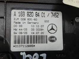 Mercedes-Benz B W245 Фонарь освещения передних мест A1698208401