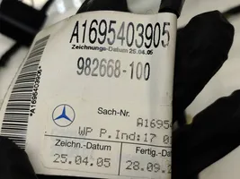 Mercedes-Benz B W245 Priekšējo durvju vadu instalācija A1695403905