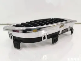 BMW 1 E81 E87 Maskownica / Grill / Atrapa górna chłodnicy 7166440