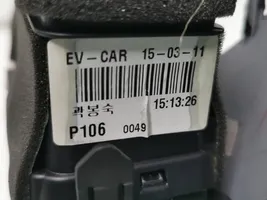 KIA Soul Dysze / Kratki środkowego nawiewu deski rozdzielczej P1060049