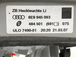 Audi A4 S4 B7 8E 8H Aizmugurējais lukturis pārsegā 8E9945093