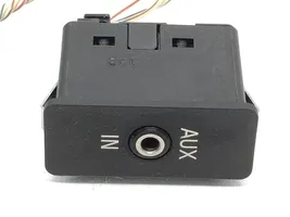 BMW 1 E81 E87 Connettore plug in AUX 6930561