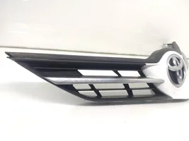 Toyota Auris E180 Grille calandre supérieure de pare-chocs avant 5311402260