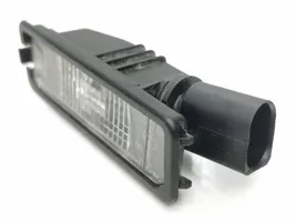 Volkswagen Cross Polo Lampa oświetlenia tylnej tablicy rejestracyjnej 1K8943021