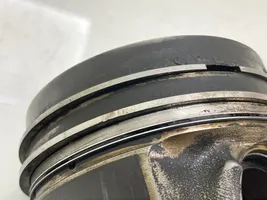 BMW X5 E70 Piston with connecting rod 84L110