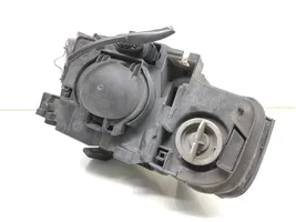 Audi A4 S4 B7 8E 8H Lampa przednia 8E0941003AJ